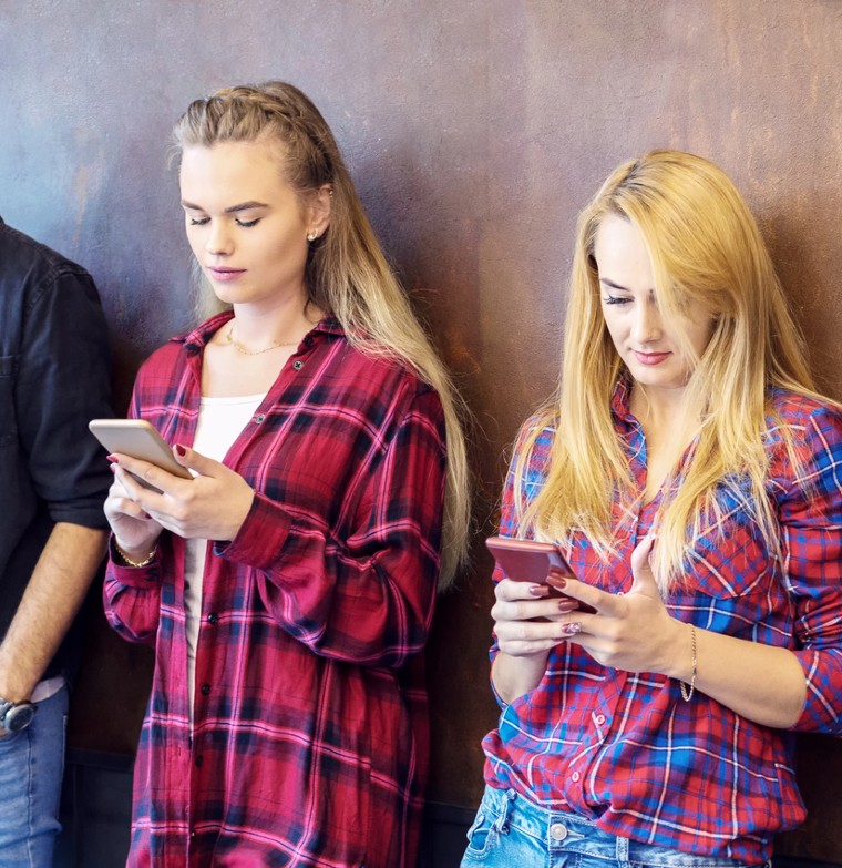social-media-phone-addiction